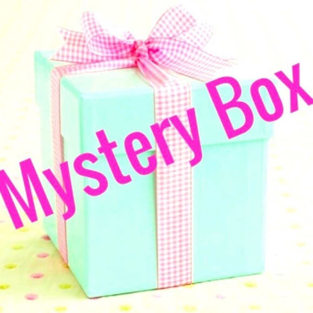 MYSTERY BOX! 5 items sz Sm/Med Boutique & Closet!